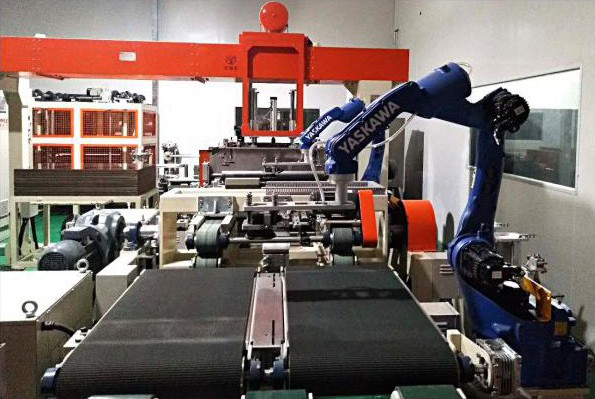 Steel grinding robot